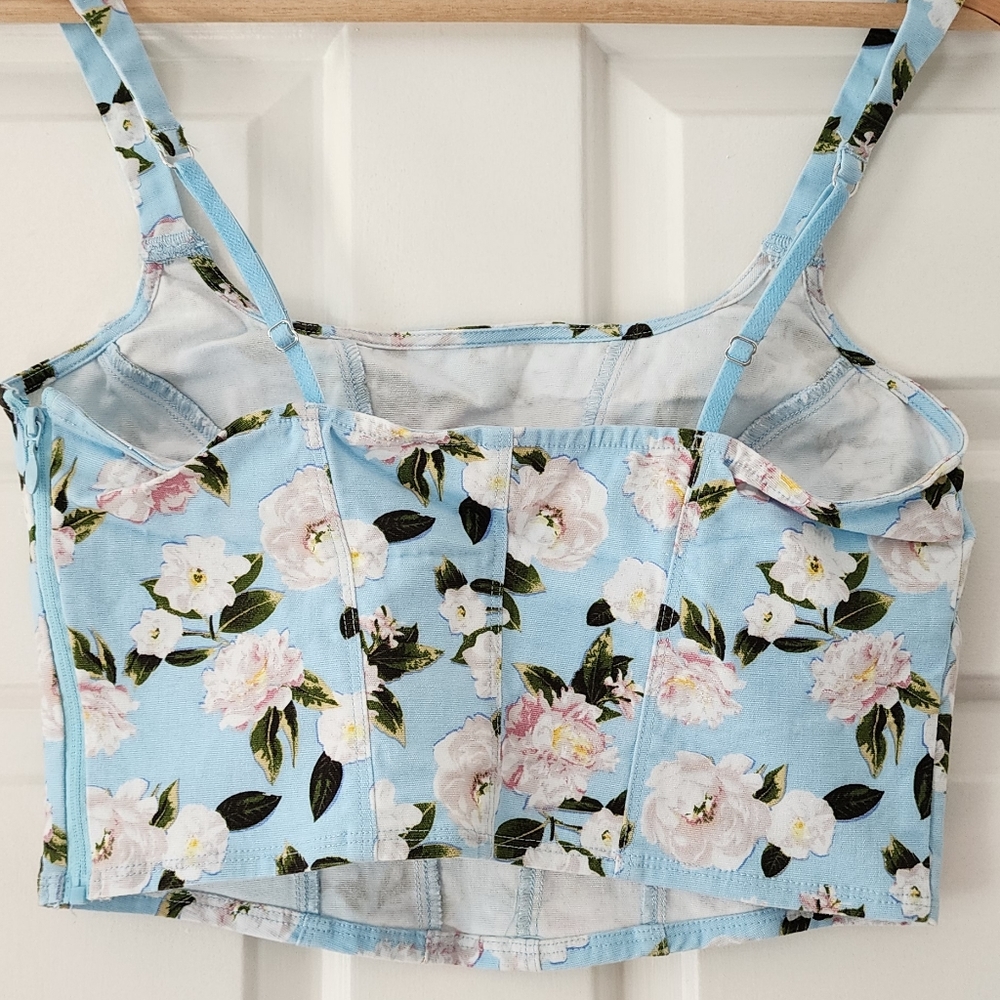 Victoria Secret Cropped Tank - Picture 2 of 3